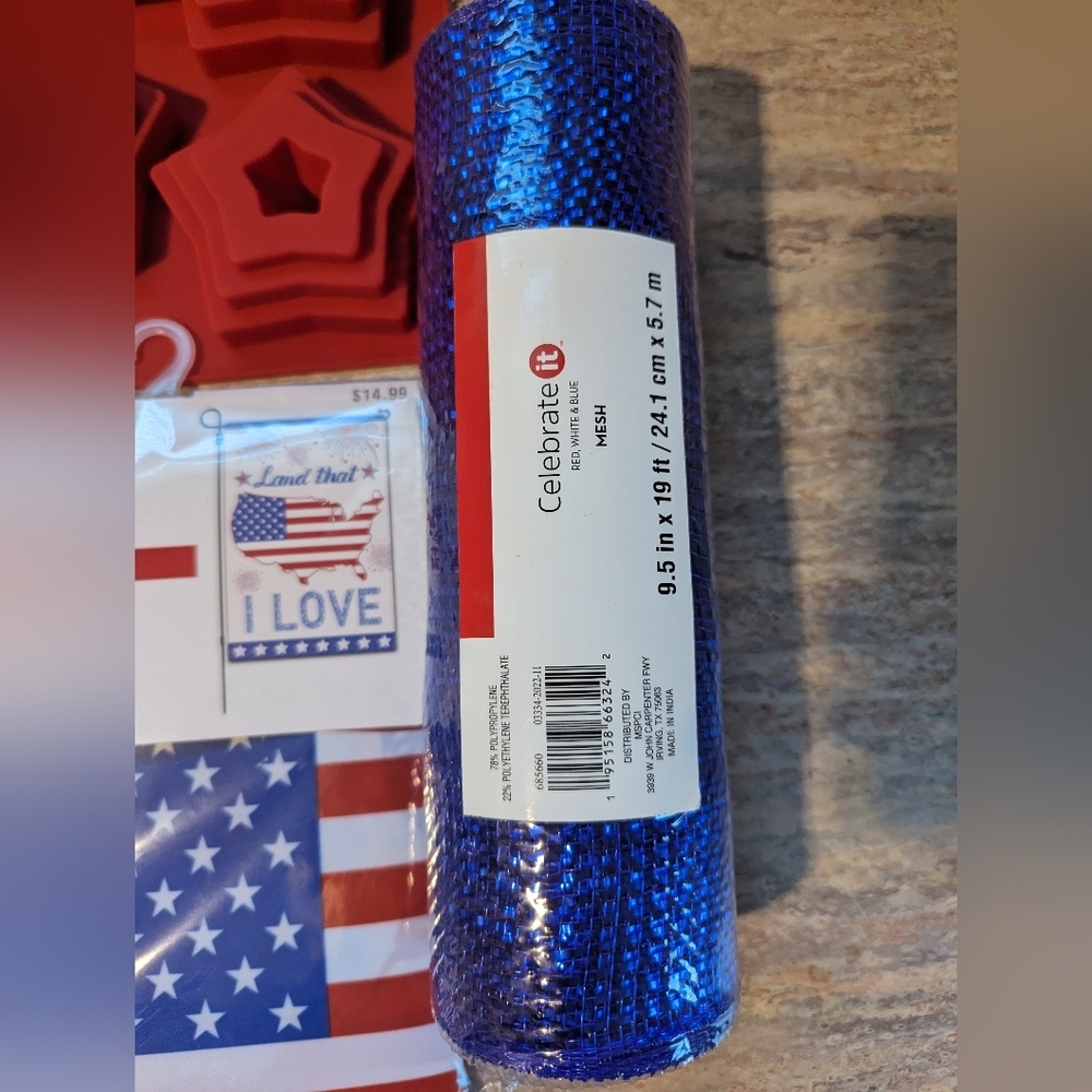 American 4th of July memorial Day Decor Supplies NWT Sign, Garland, Cupcake Mold - Picture 4 of 12